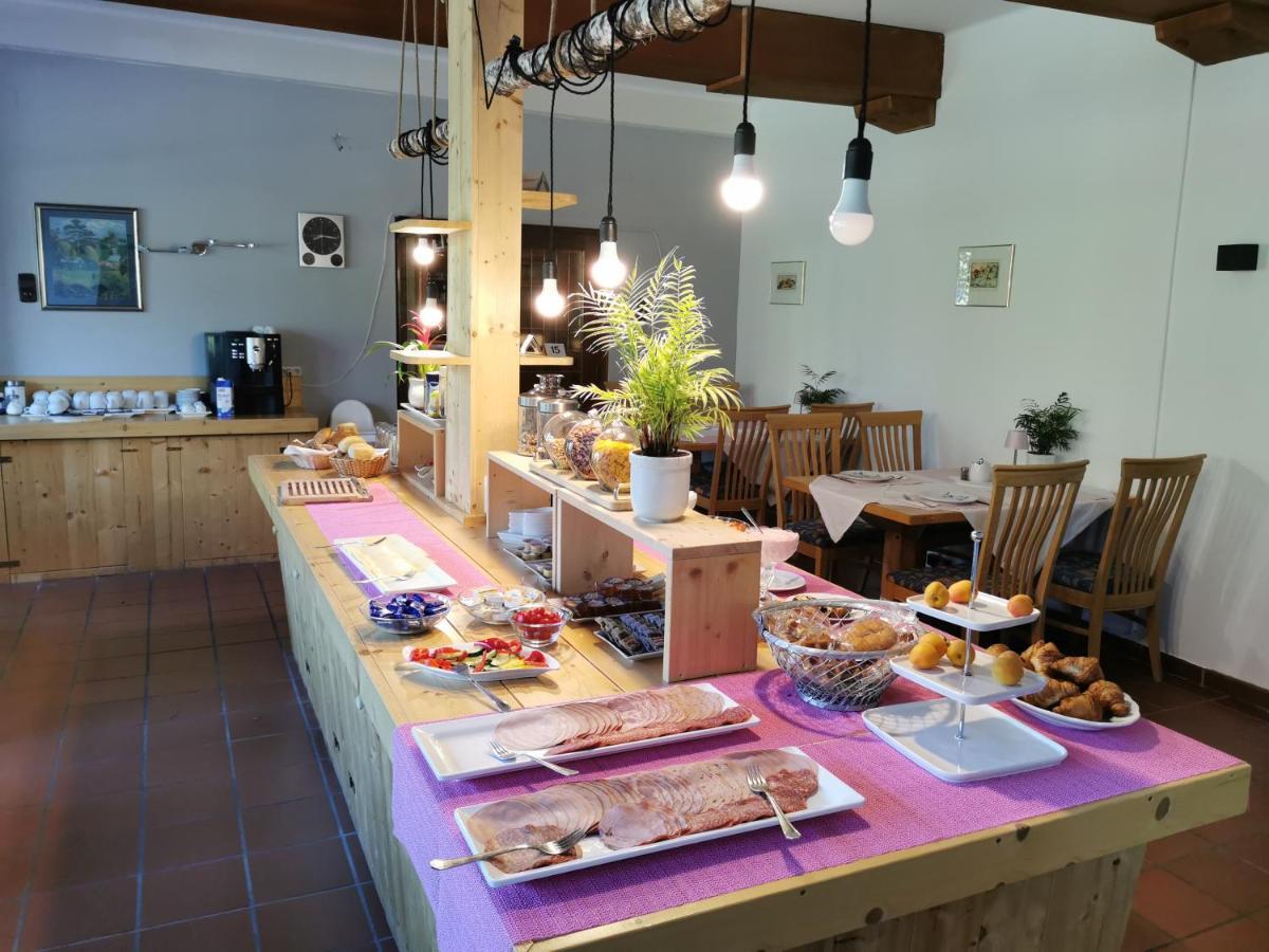 Landhotel Kastanienhof 군더셰임 외부 사진